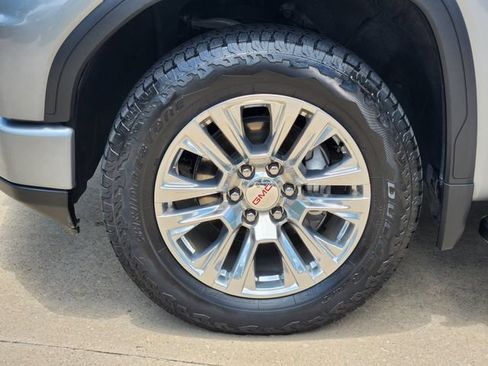 Used 2024 GMC Sierra 1500 Denali w/ Technology Package AWD/4WD image 11