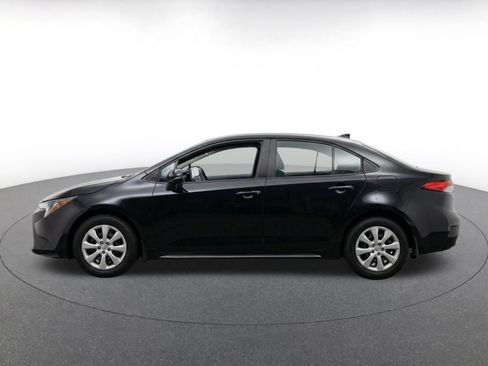 Used 2025 Toyota Corolla LE FWD image 4