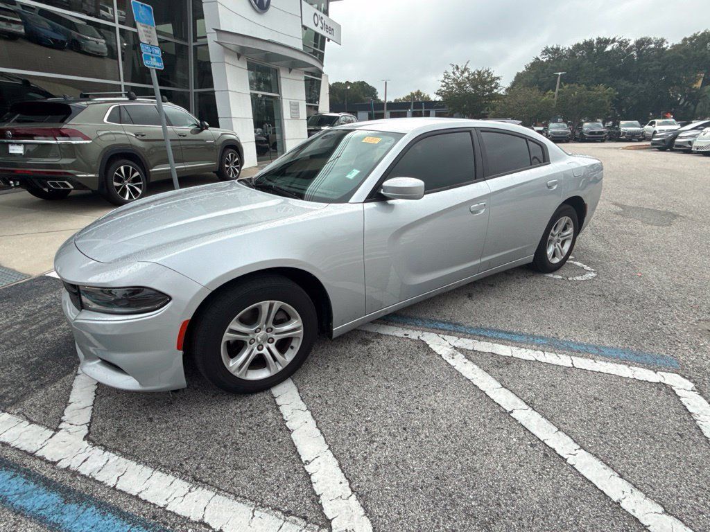 Used 2019 Dodge Charger SXT RWD image 3