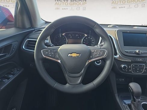 Used 2024 Chevrolet Equinox LT FWD image 12