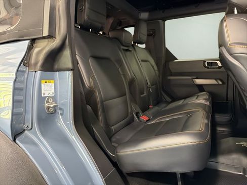 Used 2023 Ford Bronco Badlands w/ Sasquatch Package AWD/4WD image 28