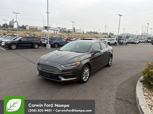 Used 2018 Ford Fusion Energi SE FWD image 3