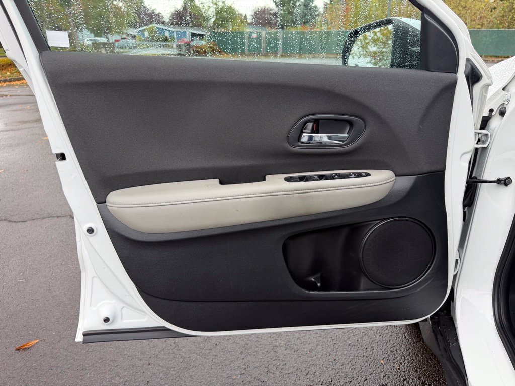 Used 2021 Honda HR-V LX image 11