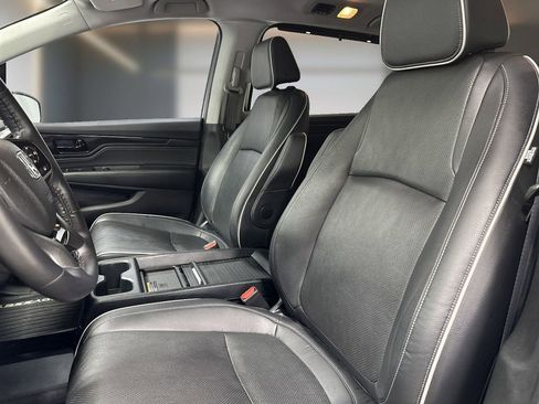 Used 2023 Honda Odyssey Elite image 7