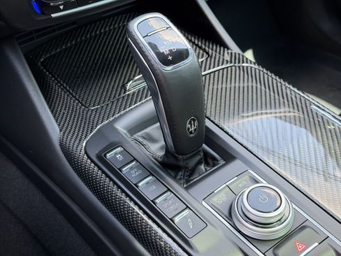 Used 2022 Maserati Levante Trofeo AWD/4WD image 26