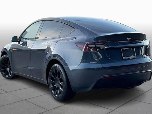 Used 2022 Tesla Model Y Long Range image 13