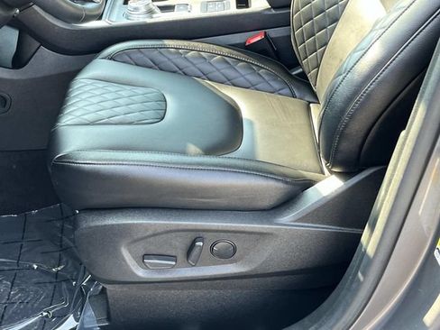 Used 2023 Ford Edge Titanium AWD/4WD image 29