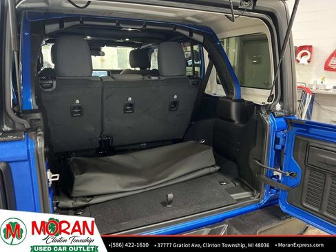 Used 2024 Jeep Wrangler Unlimited Rubicon w/ XTREMEE 35" Tire Package image 12