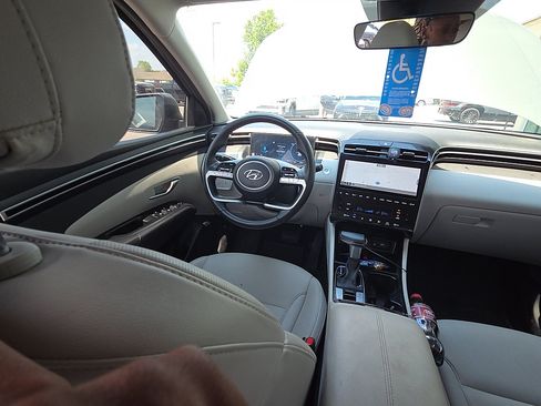 Certified 2024 Hyundai Tucson SEL w/ Convenience Package FWD image 15