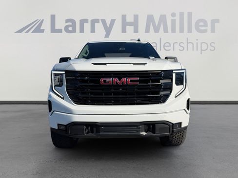 Used 2025 GMC Sierra 1500 Elevation w/ X31 Off-Road Package image 4