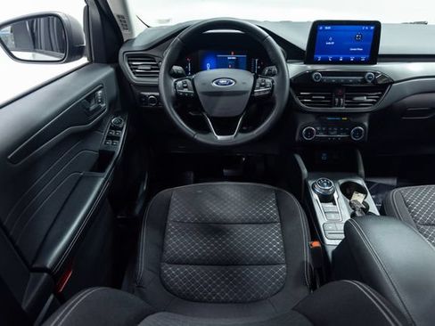 Used 2023 Ford Escape Active AWD/4WD image 3