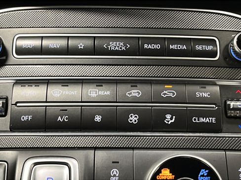 Used 2023 Hyundai Santa Fe SEL w/ Premium Package AWD/4WD image 18