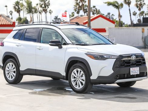 Certified 2026 Toyota Corolla Cross LE w/ Moonroof Package image 4