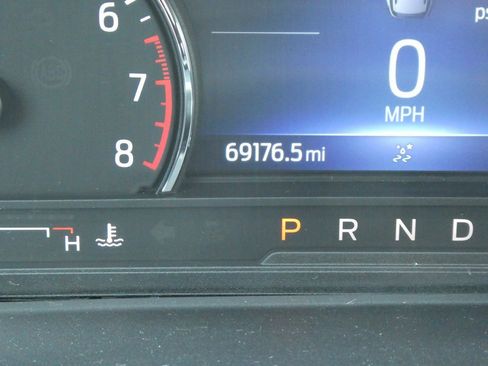 Used 2020 Ford Explorer XLT w/ Class III Trailer Tow Package image 29