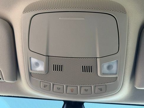 Used 2019 Ford Fusion SE FWD image 17