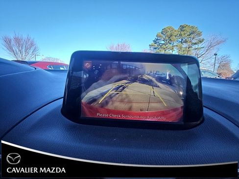 Used 2017 MAZDA MAZDA3 Sport image 18