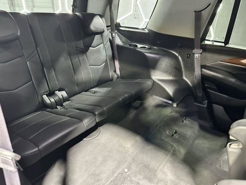 Used 2017 Cadillac Escalade Luxury AWD/4WD image 52