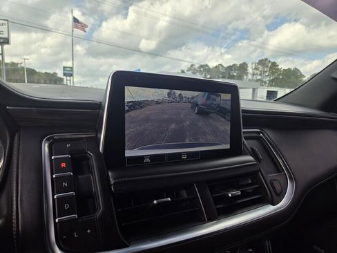 Used 2021 Chevrolet Tahoe Z71 w/ Rear Media and Nav Package image 17