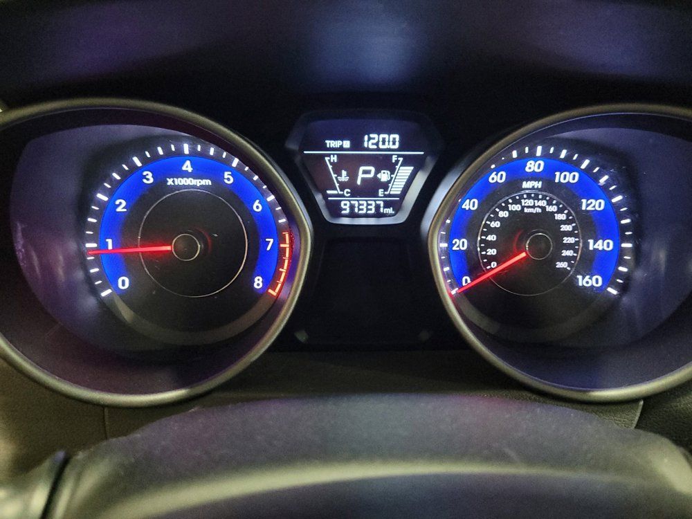 Used 2015 Hyundai Elantra SE FWD image 23