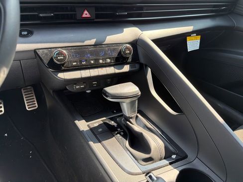 Certified 2025 Hyundai Elantra Sport FWD image 25