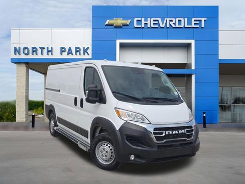 Used 2025 RAM ProMaster 2500 w/ U-Haul Equipment Group FWD image 1