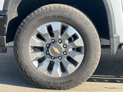 Used 2024 Chevrolet Silverado 2500 Custom w/ Custom Value Package image 25