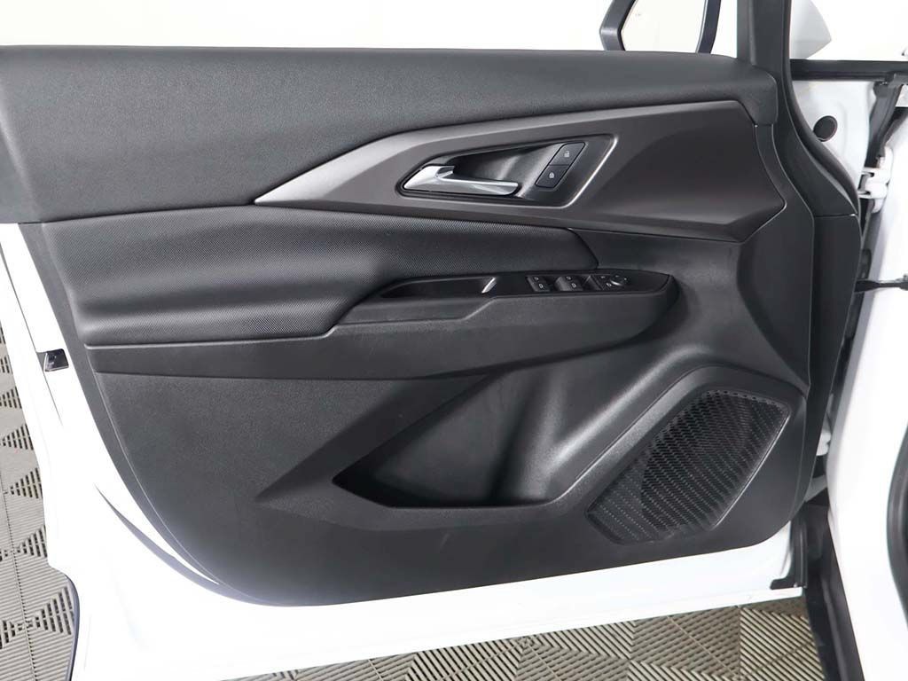 Used 2025 Chevrolet Equinox EV LT FWD image 21
