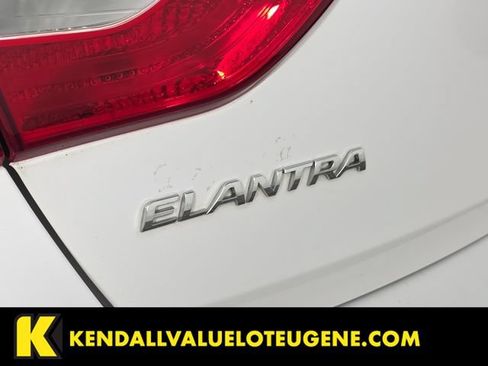 Used 2013 Hyundai Elantra GT FWD image 11
