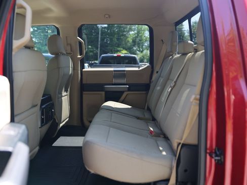 Used 2015 Ford F150 XLT w/ Equipment Group 302A Luxury AWD/4WD image 16