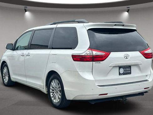 Used 2015 Toyota Sienna XLE w/ XLE Navigation Package FWD image 5