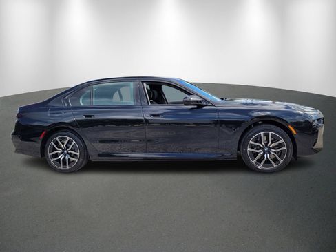 New 2026 BMW 750e xDrive w/ Executive Package image 8
