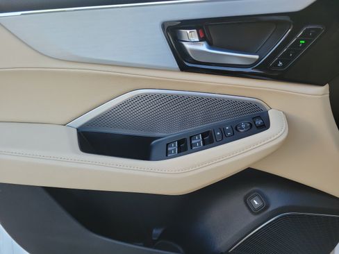 Used 2025 Acura MDX FWD image 13