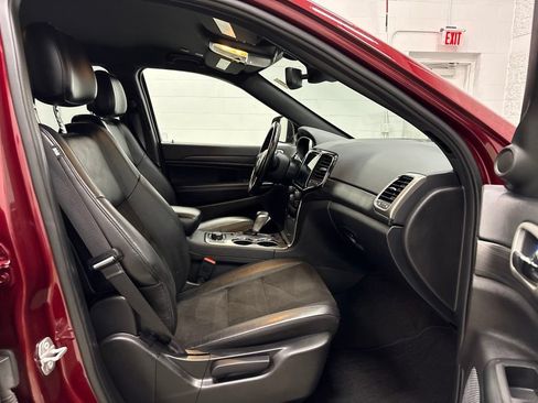 Used 2022 Jeep Grand Cherokee Laredo X AWD/4WD image 34