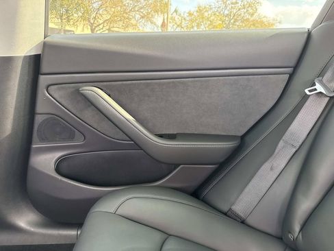 Used 2019 Tesla Model 3 Standard Range Plus image 15