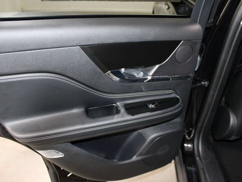 Used 2024 Lincoln Corsair FWD image 22