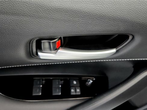 Used 2022 Toyota Corolla SE image 23