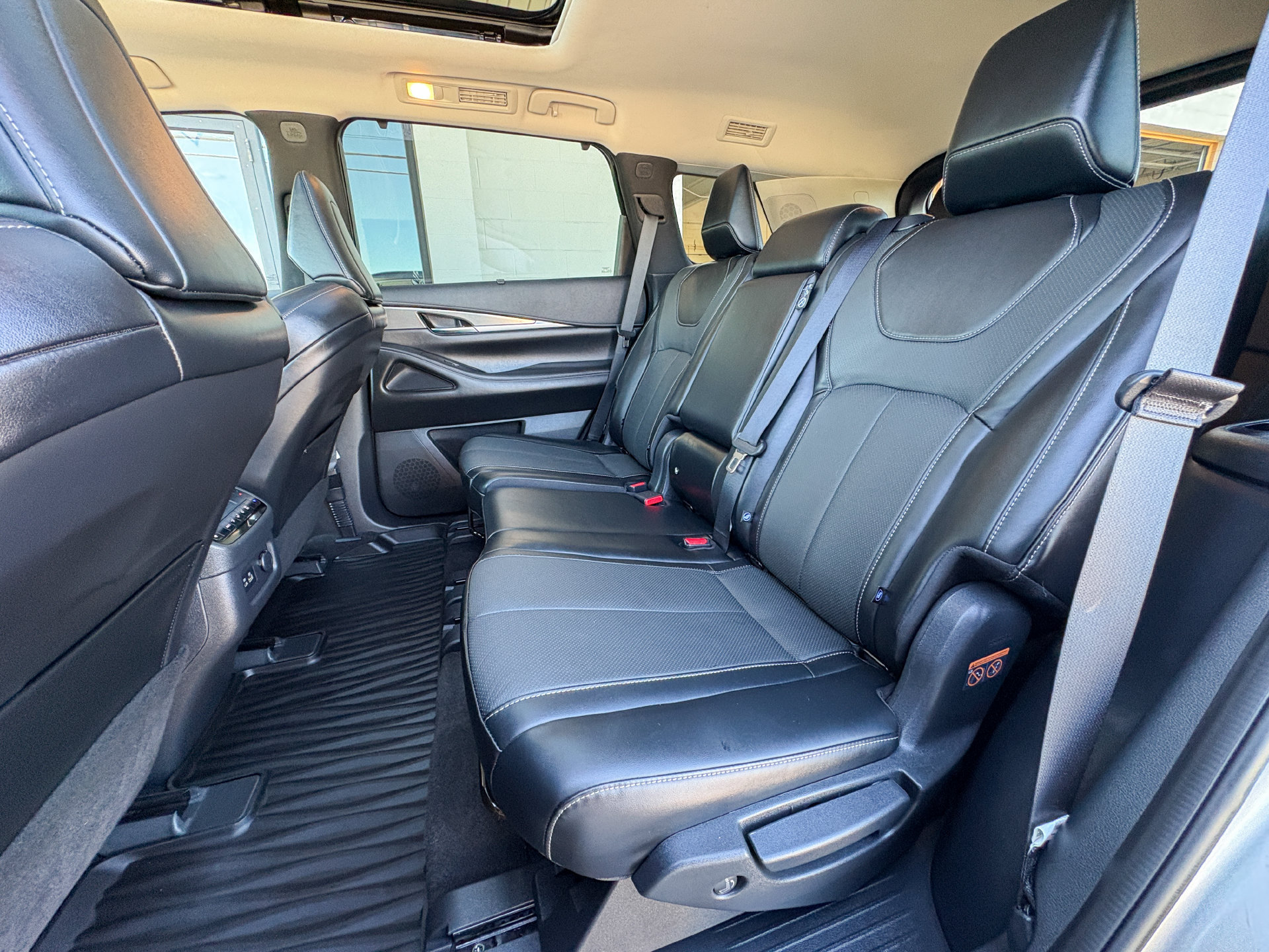 Used 2023 INFINITI QX60 Luxe w/ Cargo Package AWD/4WD image 27