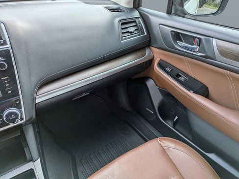 Used 2018 Subaru Outback 2.5i Touring image 16