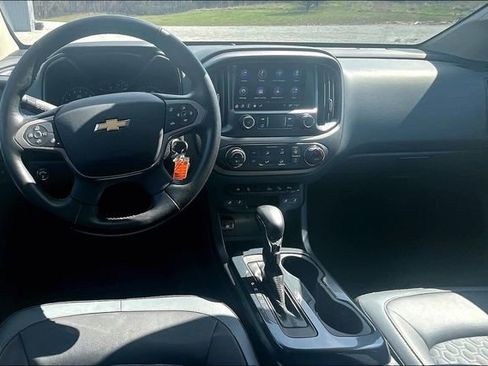 Used 2022 Chevrolet Colorado Z71 AWD/4WD image 5