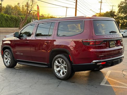 Used 2022 Jeep Wagoneer Series II AWD/4WD image 6