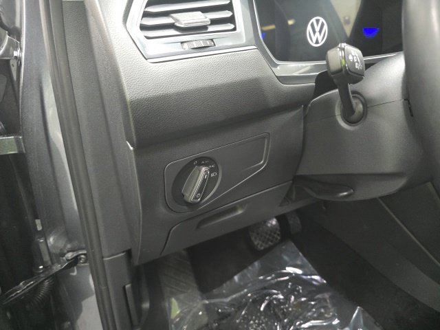 Used 2024 Volkswagen Tiguan Wolfsburg Edition AWD/4WD image 14