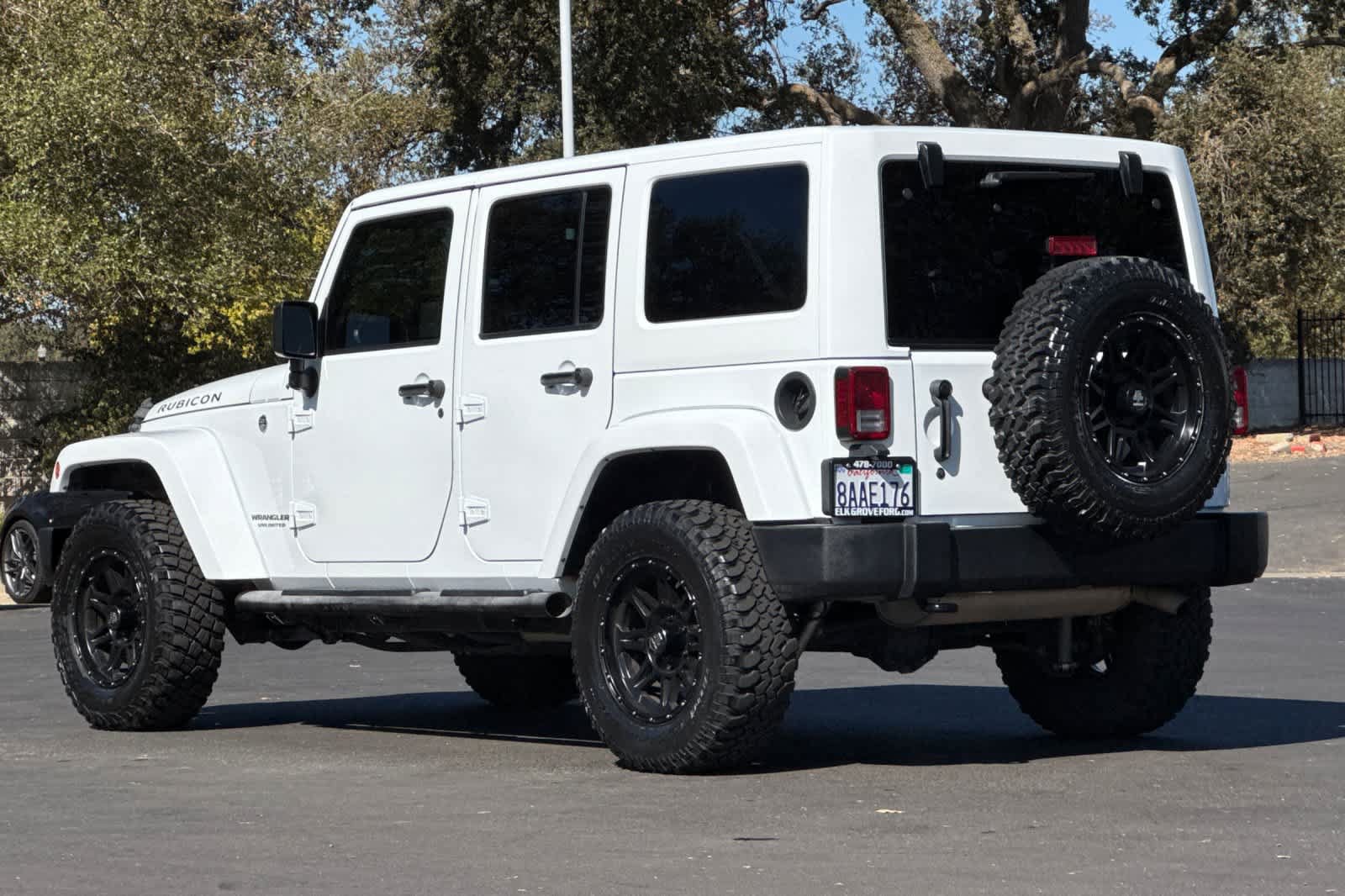Used 2017 Jeep Wrangler Unlimited Rubicon w/ Connectivity Group AWD/4WD image 6