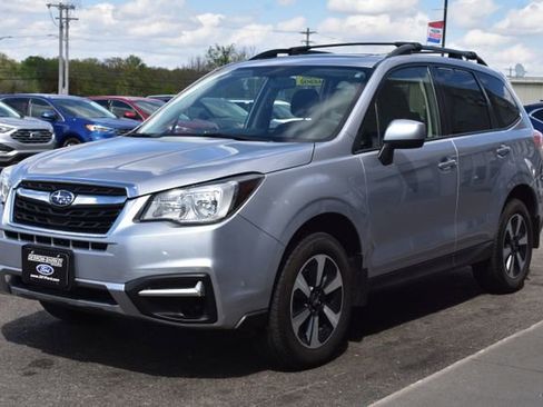Used 2017 Subaru Forester 2.5i Premium w/ All-Weather Package AWD/4WD image 12