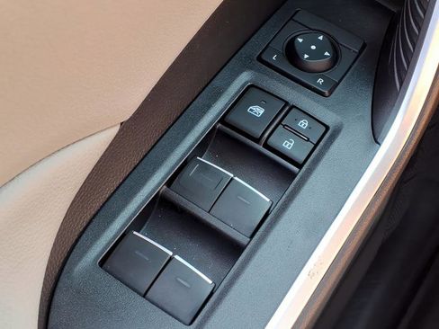 Used 2025 Toyota RAV4 XLE image 16