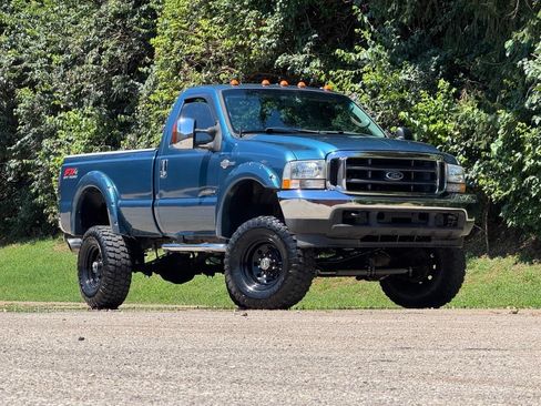 Used 2004 Ford F350 XLT AWD/4WD image 2