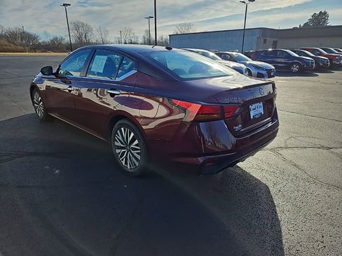 Used 2024 Nissan Altima 2.5 SV image 5