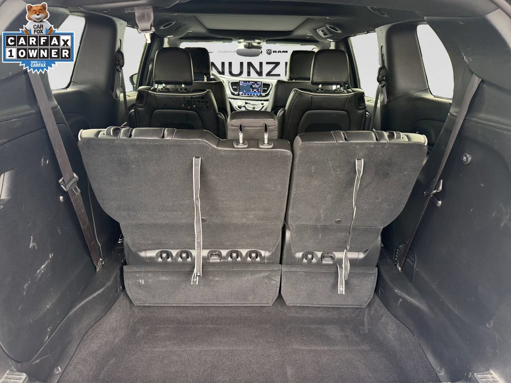 Certified 2025 Chrysler Pacifica Limited FWD image 18