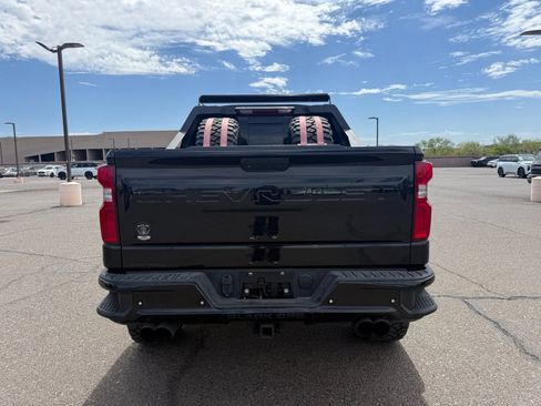 Used 2019 Chevrolet Silverado 1500 LTZ w/ LTZ Plus Package AWD/4WD image 6