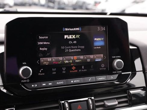 Certified 2025 Nissan Pathfinder SV w/ SV Premium Package FWD image 19