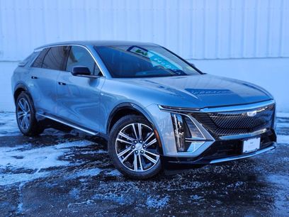 New 2026 Cadillac Lyriq Luxury w/ LPO, Floor Liner Package